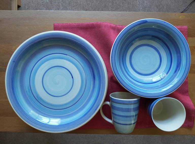 Vintage Trade Winds Tableware Blue Striped 14-Piece Dinner Set – Perfect Condition