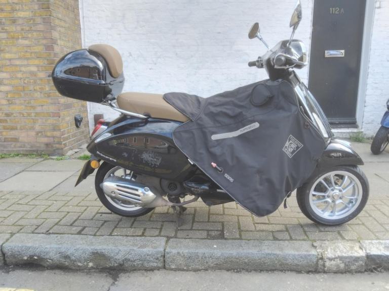 VESPA PRIMAVERA 50 MOPED. JUST SERVICED 2021 BLACK