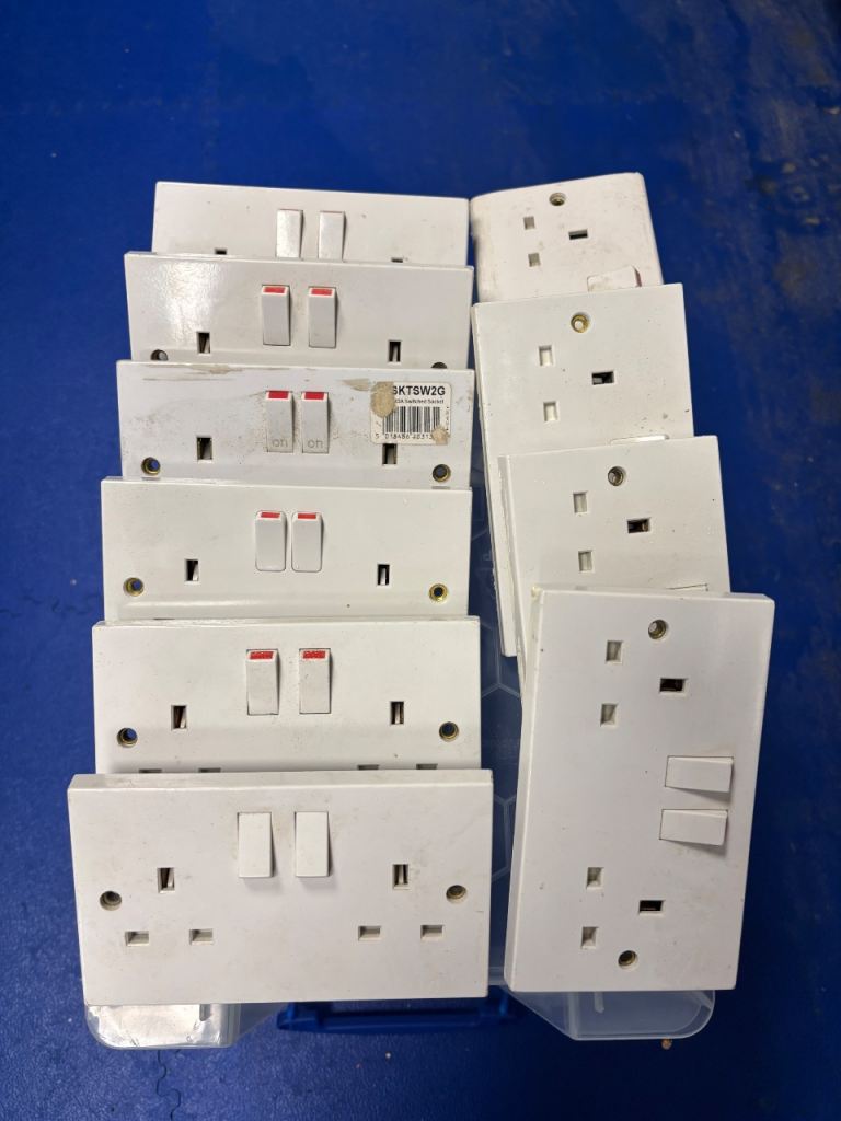 10 x 2 Gang Switched Electric Sockets