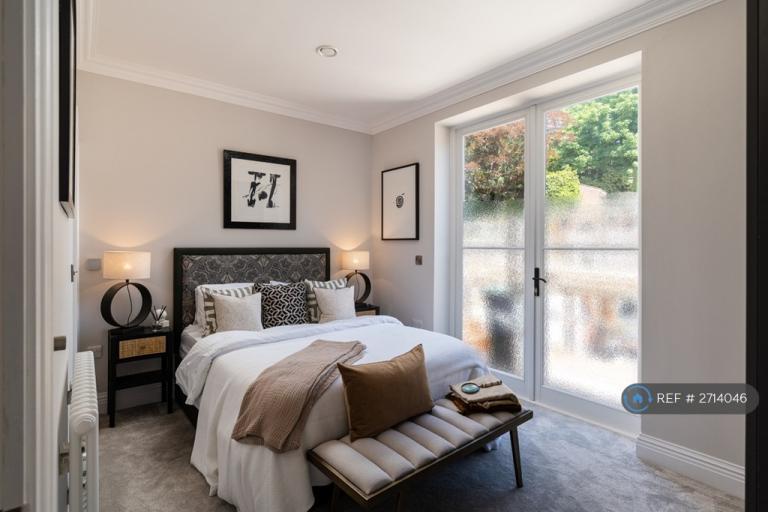 2 bedroom flat in Preston Park Avenue, Brighton, BN1 (2 bed) (#2714046)