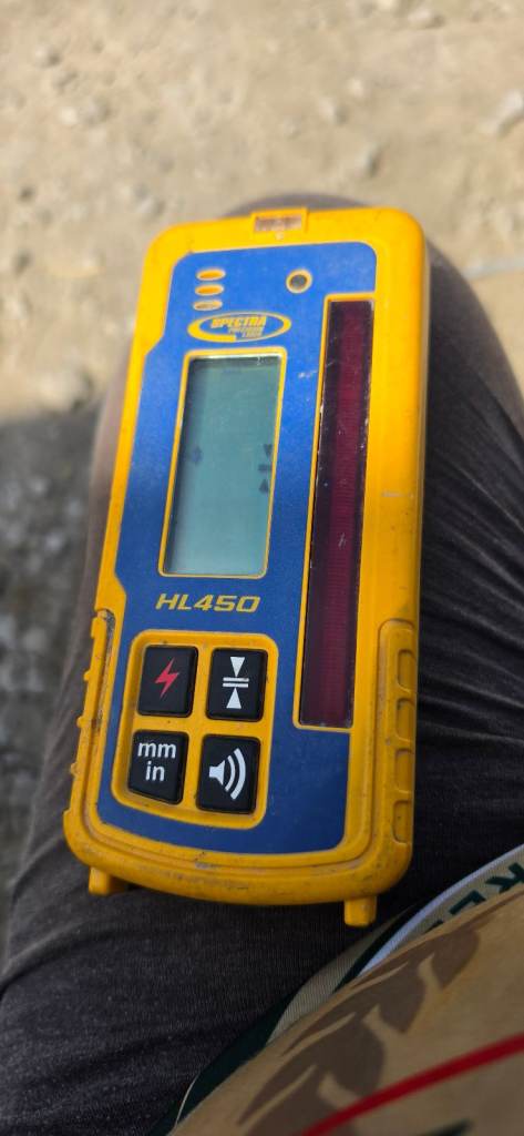 Spectra HL450 Laser Receiver - Good Condition