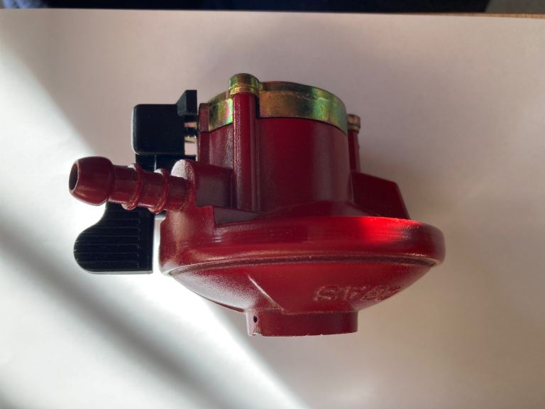 Gas bottle regulators 