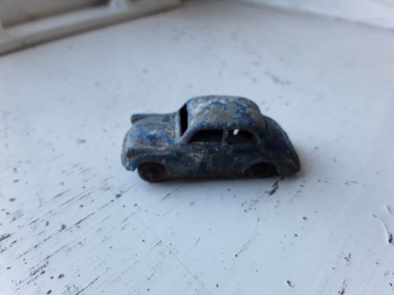 Vintage Corgi 1/18 Morris Minor