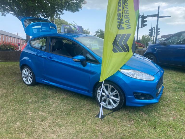 Candy Blue Zetec S In Stunning Condition. Will Be Serviced, MOT and  Warranty. 