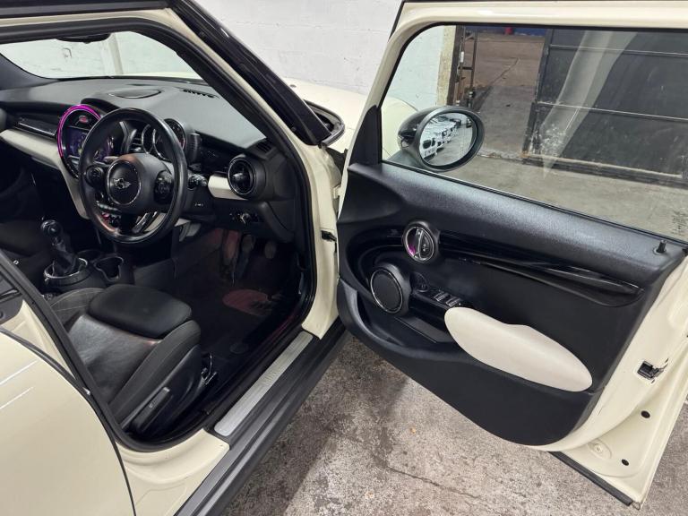 2015 MINI Hatch 1.5 Cooper 5dr HATCHBACK PETROL Manual