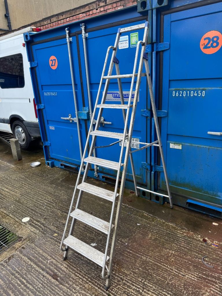 Step ladder 7 steps in total good condition