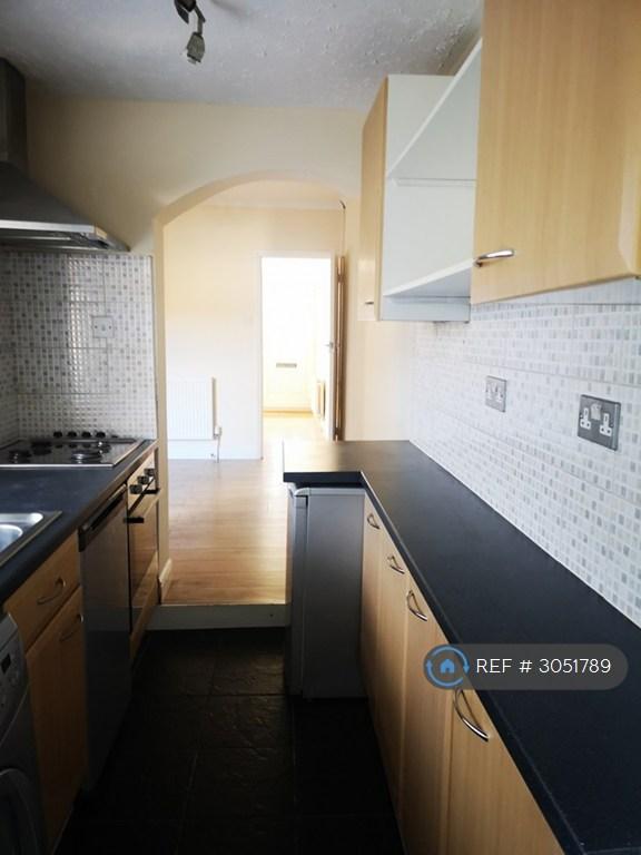 3 bedroom house in Albany Road, Reading, RG30 (3 bed) (#3051789)