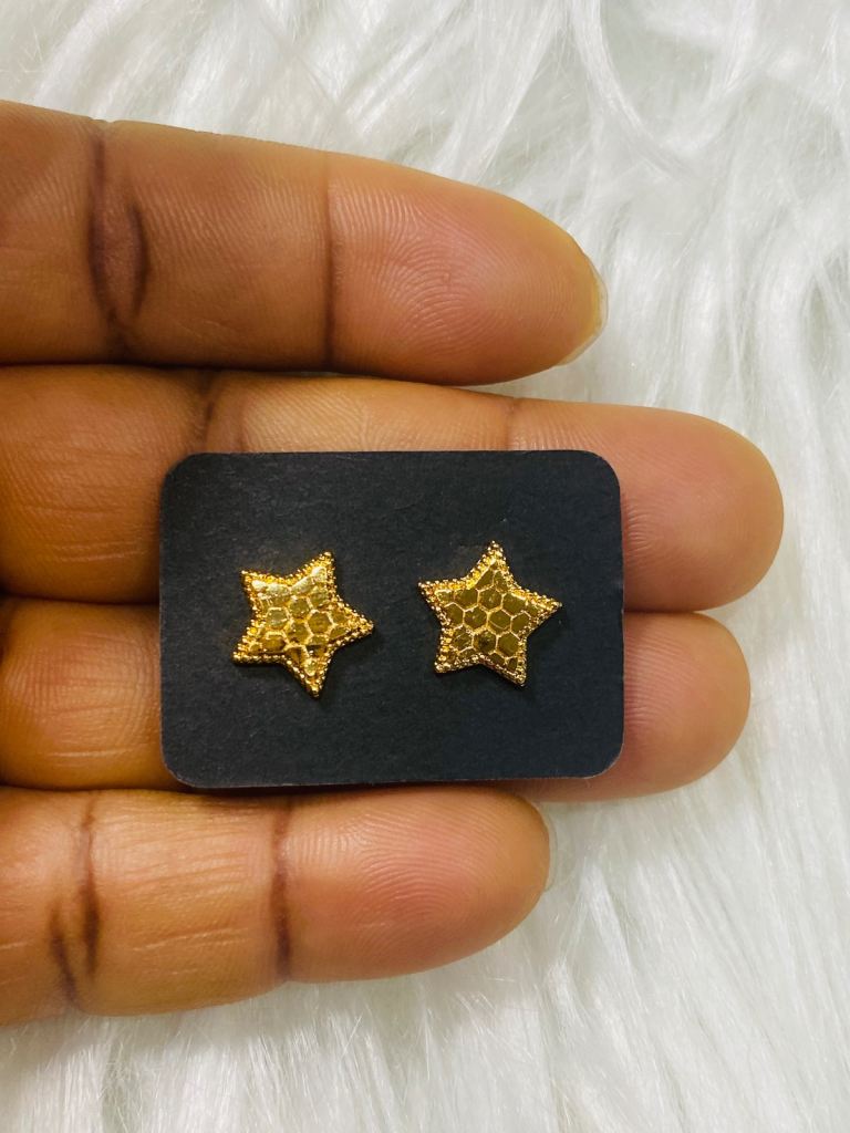 Beautiful stud earrings 2