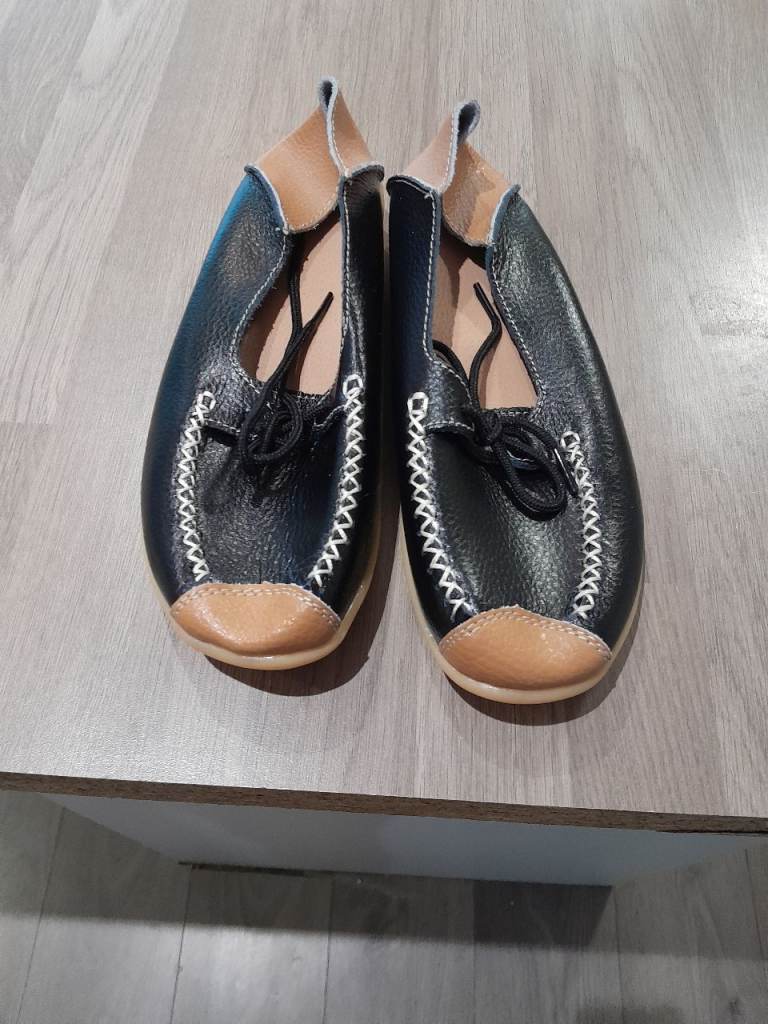 Brand New Women's Black leather Shoes Size 5