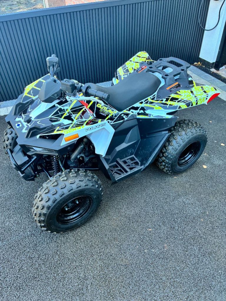 OUTLAW 70 EFI LIMITED EDITION BRIGHT WHITE/LIME SQUEEZE