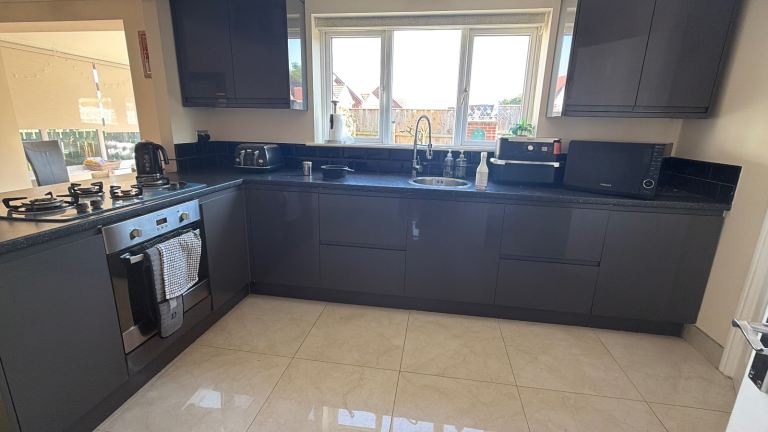 Kitchen unit