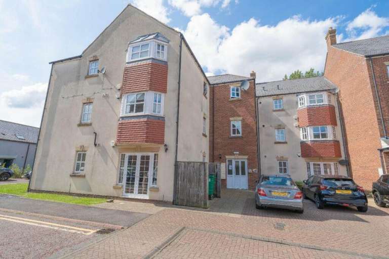 Beautiful two-bedroom top floor flat. Taylor court, Carrville, Durham. DH1.