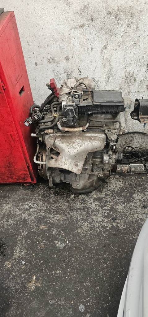 Engine 1.6 petrol Nissan qashqai 