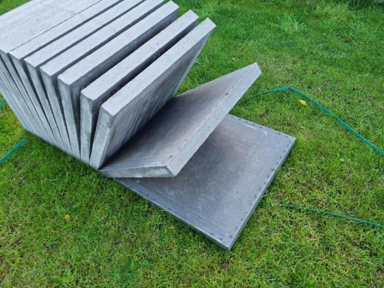 600 x 600 grey pavers