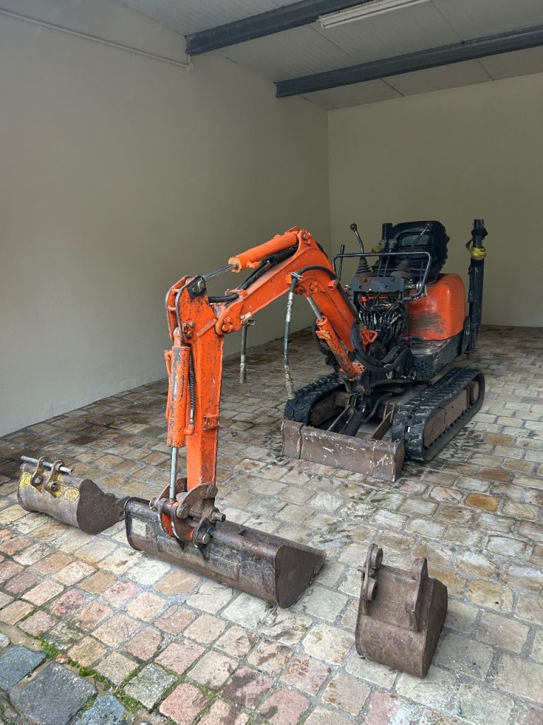 Kubota Mini Digger for hire 