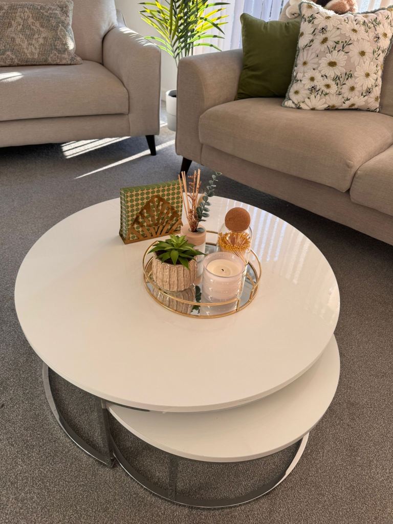 White Mode Gloss Round Coffee Table 