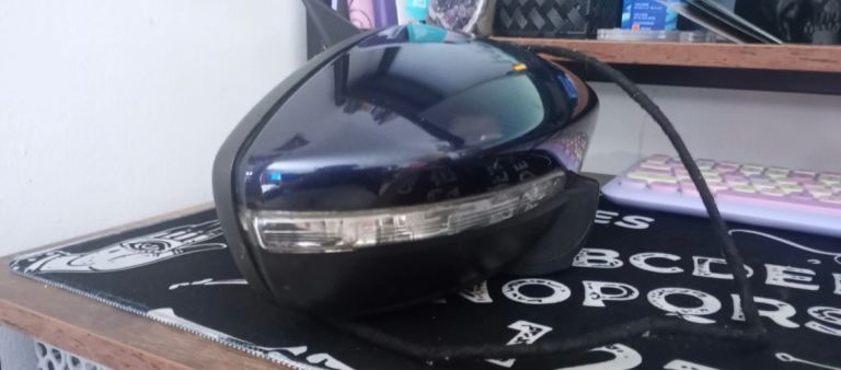 Genuine Volkswagen Passat wing mirror (blue LH5X)