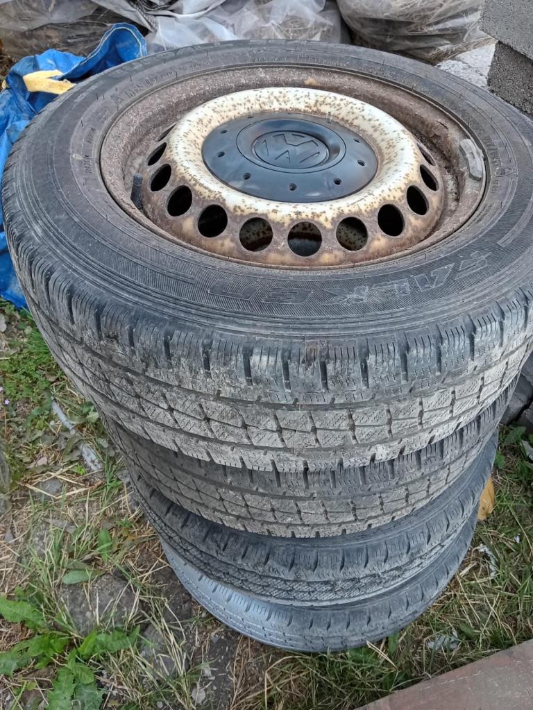 Vw T5 / T5.1 / T6 steel wheels with centre caps 