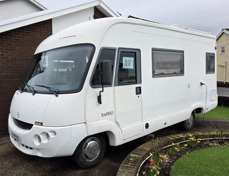 2000 RAPIDO LE RANDONNEUR 925M  4-BERTH - 4-BELT - 1 OWNER - MERCEDES