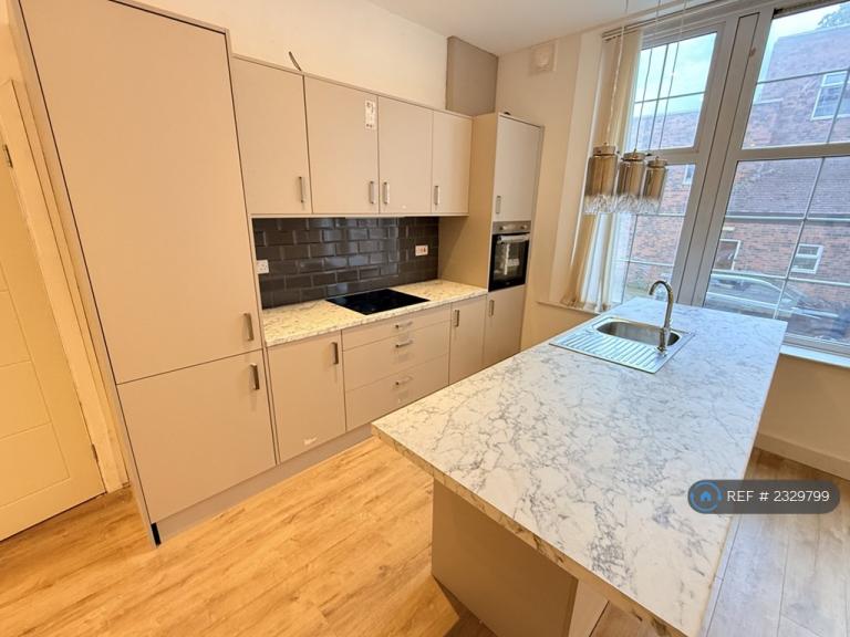 2 bedroom flat in Lydgate Lane, Sheffield, S10 (2 bed) (#2329799)