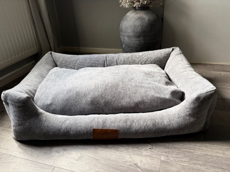 BAKER AND BRAY THE ULTIMATE  ECO FRIENDLY ORTHOPAEDIC LUXURY DOG BED STONE GREY