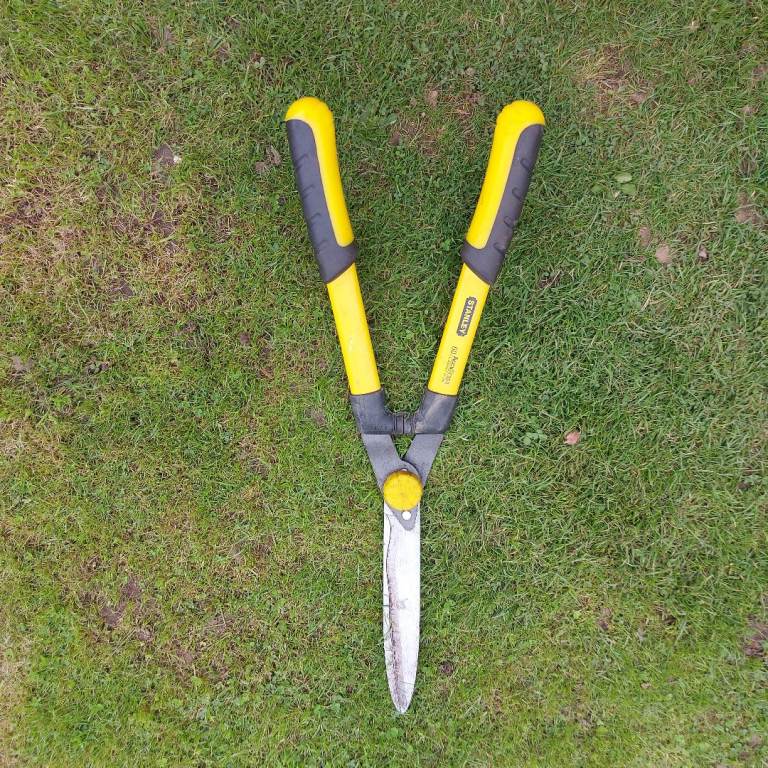 Stanley Hedge Trimmers – Yellow, Good Condition