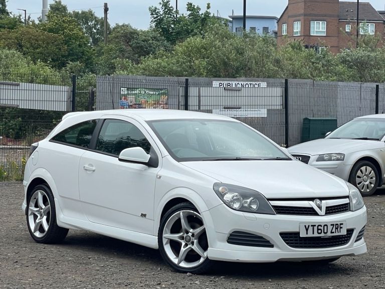 * 2010 VAUXHALL ASTRA 1.4 SPORT + EXTERIOR PACK + 18'' ALLOYS + LONG MOT *