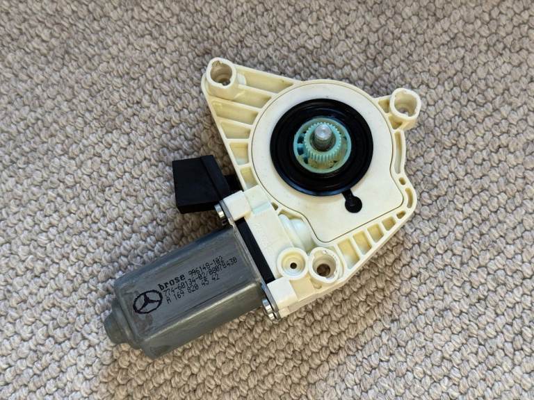 Mercedes-Benz W169 W245 Door Window Glass Motor GENUINE A1698204542