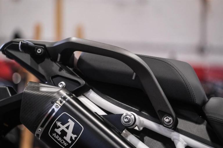 Triumph Tiger 1200 Rally Pro Adventure - Arrow End Can