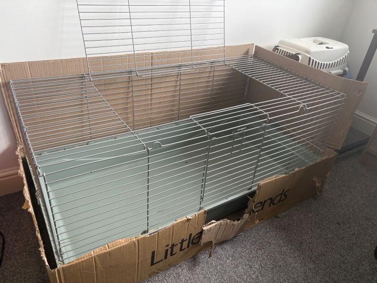 Large rabbit cage 