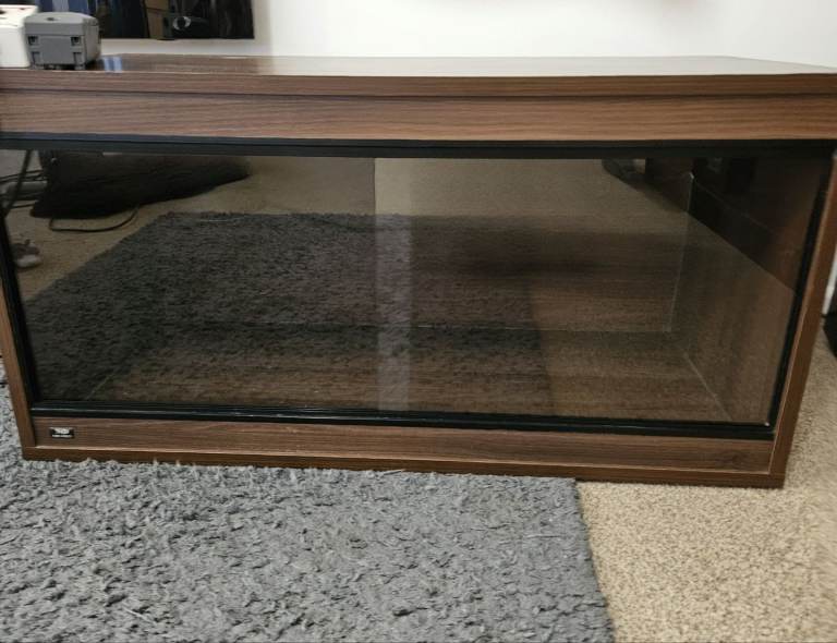 Large Wooden Vivarium / Reptile Enclosure w/ Sliding Glass Doors – Excellent Condition