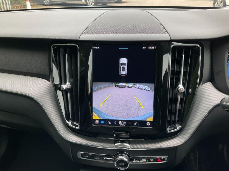 2023 Volvo XC60 2.0 B5p Core 5Dr Awd Geartronic SUV Petrol Automatic