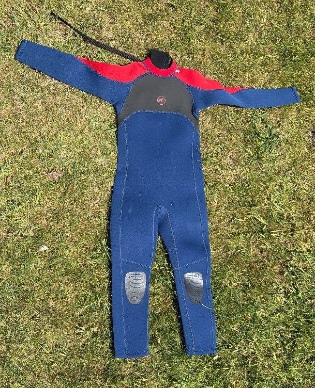 Wetsuit for a 9-10 yr old