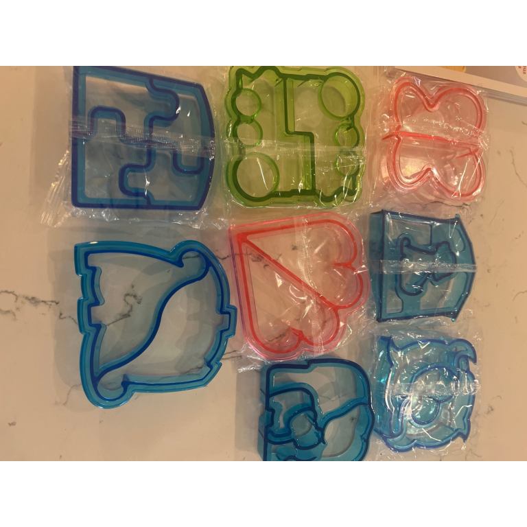 Annabel karmel baby feeding cook book and sandwich or cookie cutters 