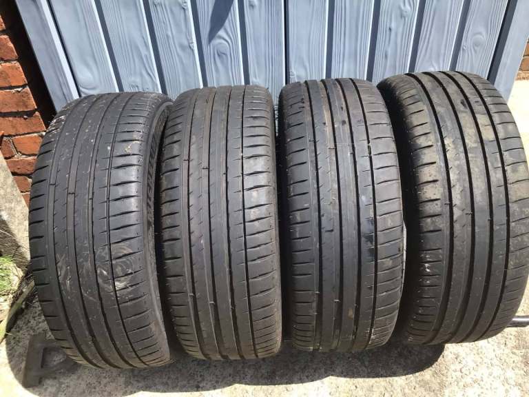 4 x Michelin pilot sport 4 tyres (235/45/19)