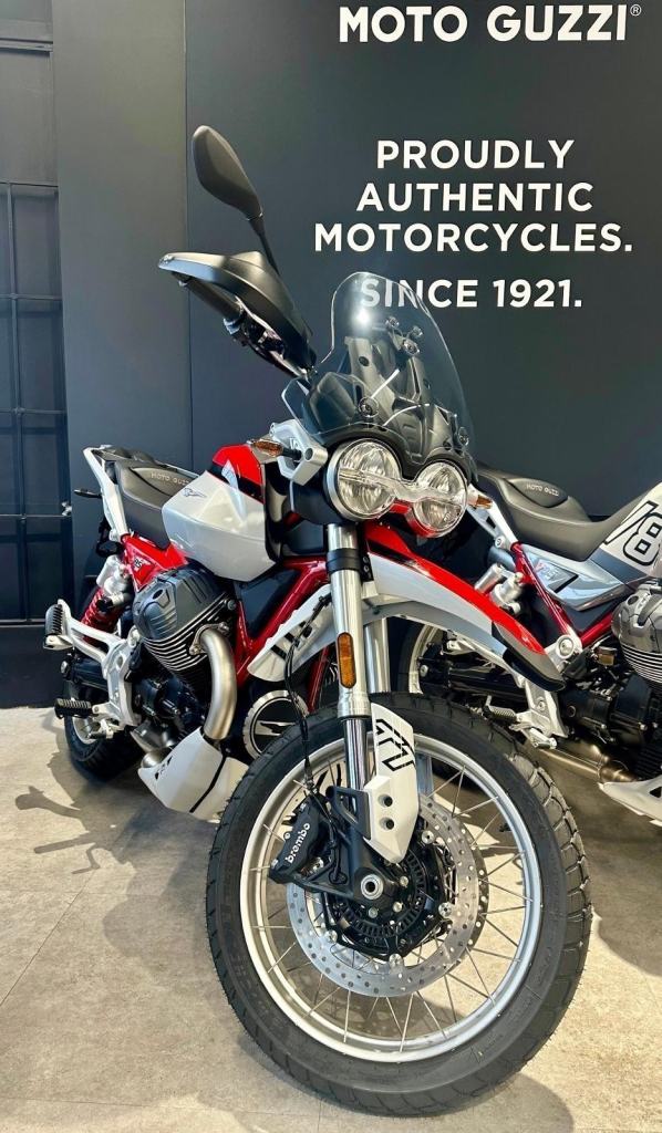 Moto Guzzi V85TT E5+ Rosso Fuji - Promo Now On !