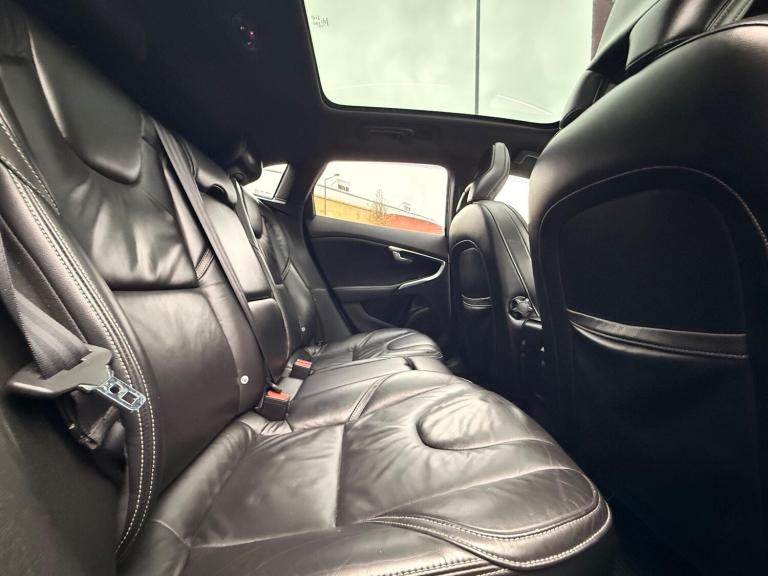 2015 Volvo V40 D4 [190] R DESIGN Lux Nav 5dr HATCHBACK DIESEL Manual