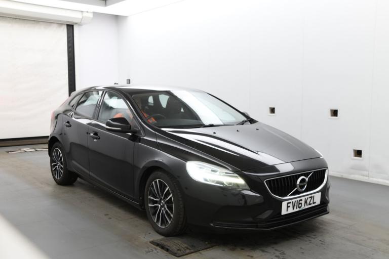 2016 VOLVO V40 2.0 Momentum T2 Black Manual Petrol