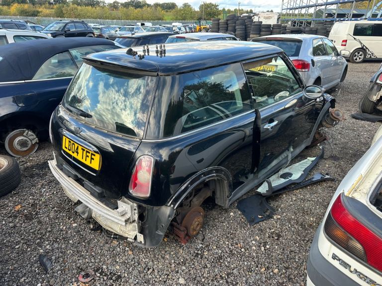 2004 MINI COOPER BLACK BREAKING PARTS SPARES