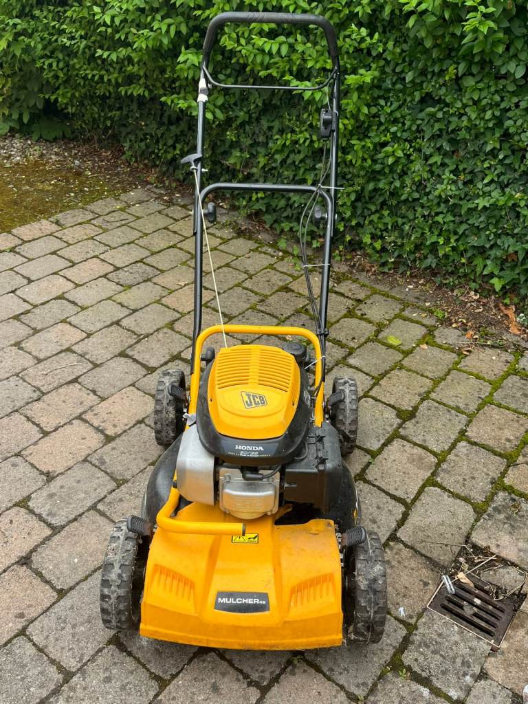 REDUCED - JCB 48cm Honda Petrol Lawn Mower – Honda GCV135 Engine – Cuts Well