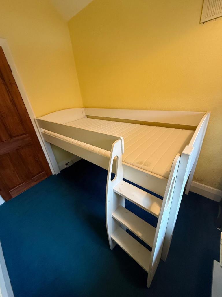 Cabin bed for kids , Great condition 