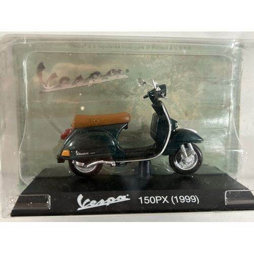 Maisto Vespa 150PX 1999 - 1:18 Die Cast Model Collection Scooter Black/Brown BNIB 