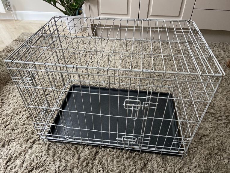 Medium dog crate 