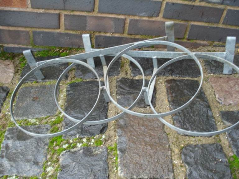 2 X GALVANIZED BUCKET HOLDERS FOR GOATS/SHEEP/CALVES