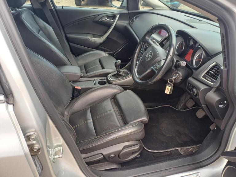 2011 Vauxhall Astra 2.0 CDTi 16V ecoFLEX Elite [165] 5dr HATCHBACK Diesel Manual