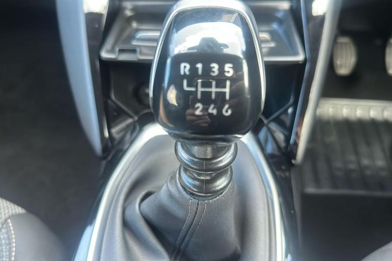  Peugeot 208 1.2 Puretech Allure Hatchback 5dr Petrol Manual Euro 6 s/s 100 Ps