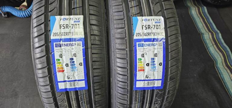 205 50 17   2 x NEW!! tyres Fortune FSR-701