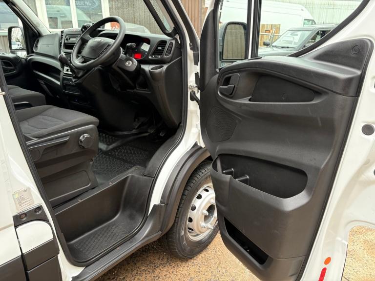 2019 Iveco Daily 3.0 HPI Welfare Van With TailLift NA Diesel Manual