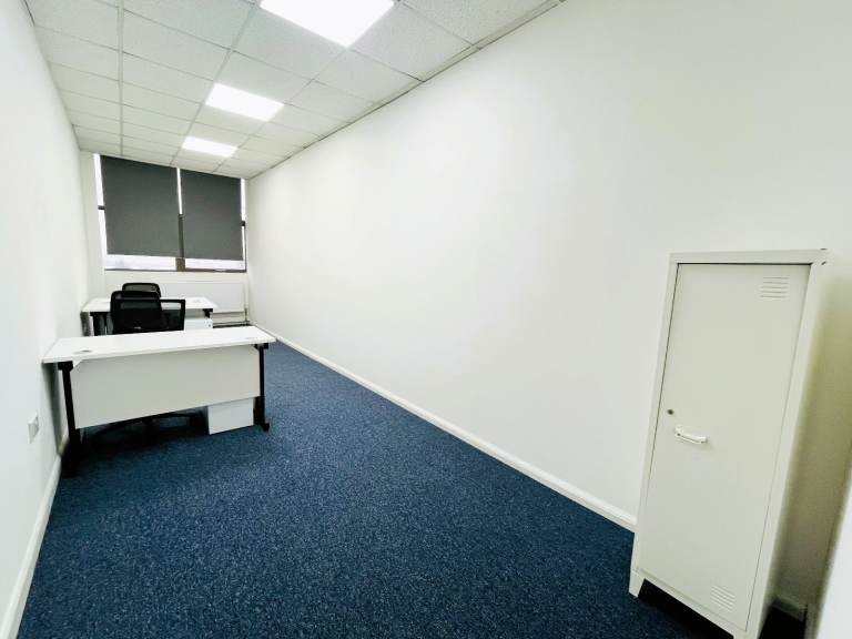 Medium Office / Beauty Studio to Rent in Park Royal NW10