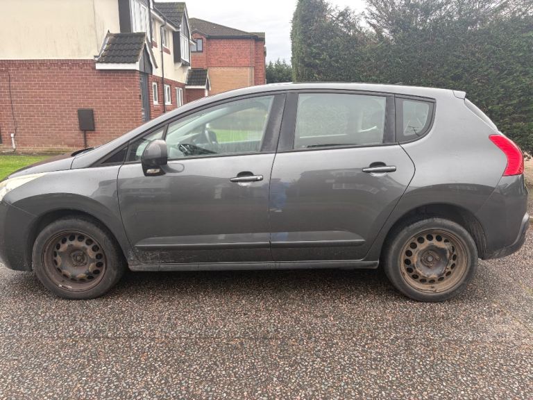 Peugeot, 3008, Hatchback, 2011, Manual, 1560 (cc), 5 doors